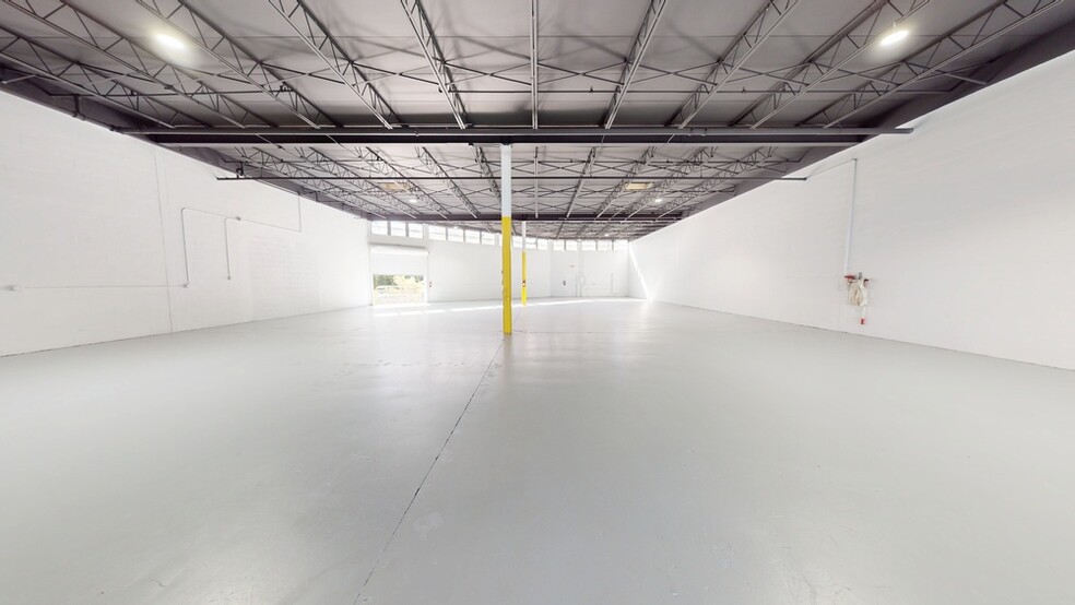 More Photos Of 16411 NW 8th Ave, Miami Distribution For Lease