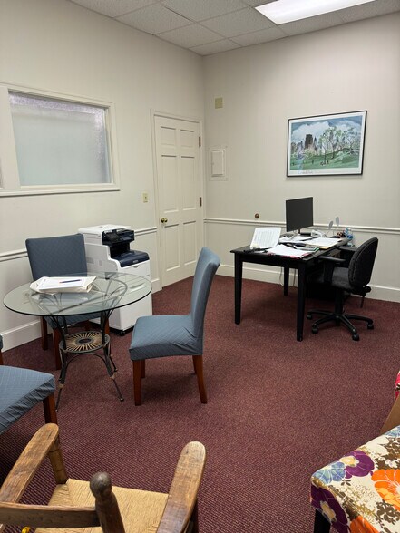 More Photos Of 305-307 E Main St, Front Royal Office For Sale