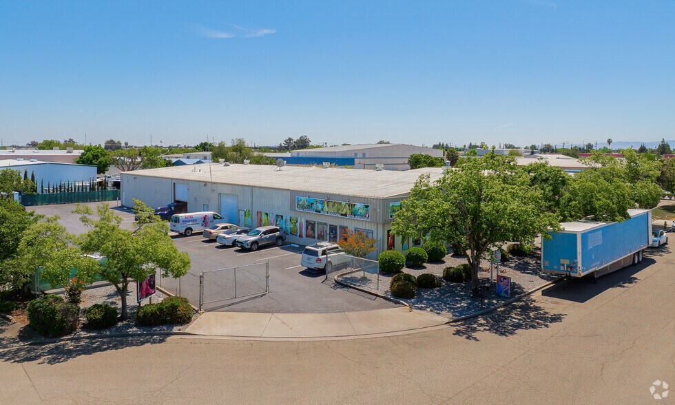 Primary Photo Of 4160 Commercial Dr, Tracy Warehouse For Sale