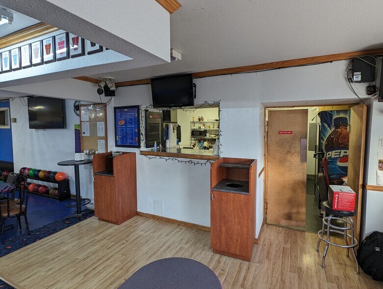 More Photos Of 124 W Boston St, Brookfield Bowling Alley For Sale