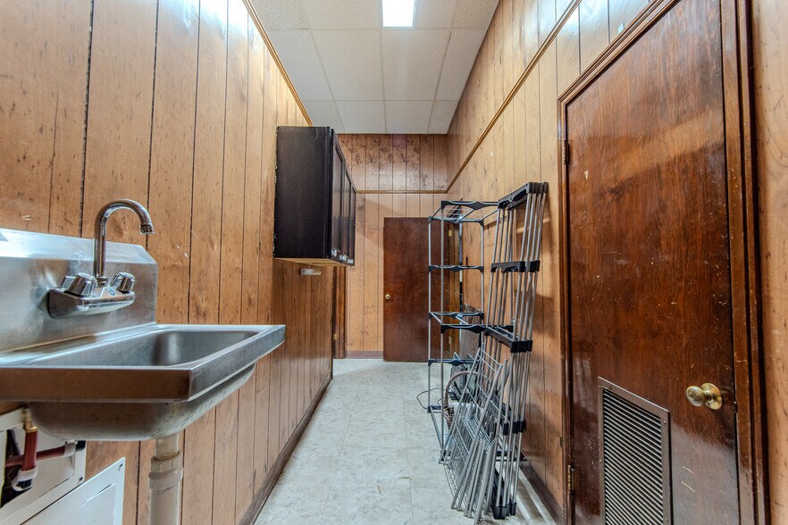More Photos Of 126 E Main St, Adamsville Storefront For Sale