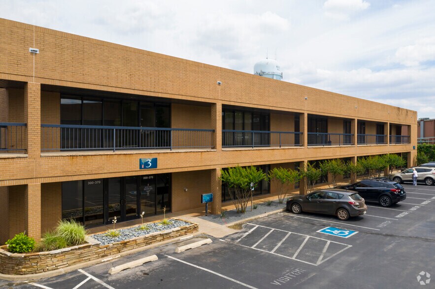 More Photos Of 1000 W Wilshire Blvd, Oklahoma City Coworking Space