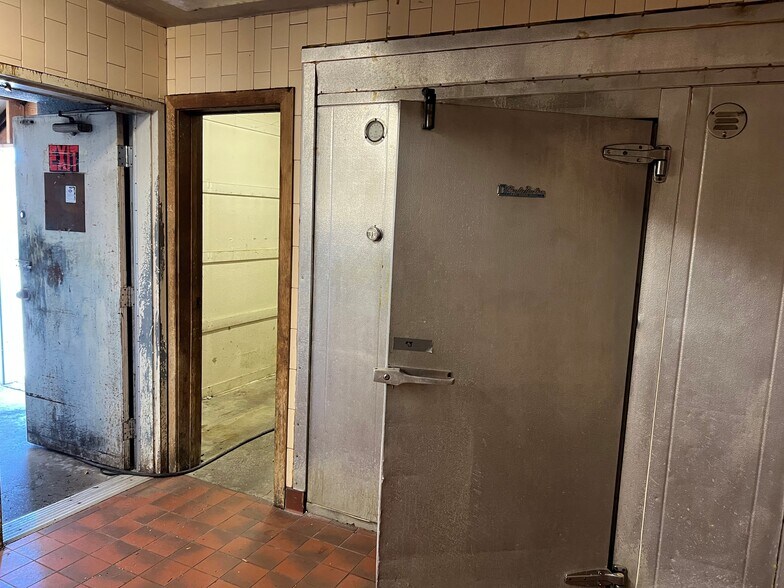 More Photos Of 2265 Cleveland Ave, Santa Rosa Freestanding For Lease