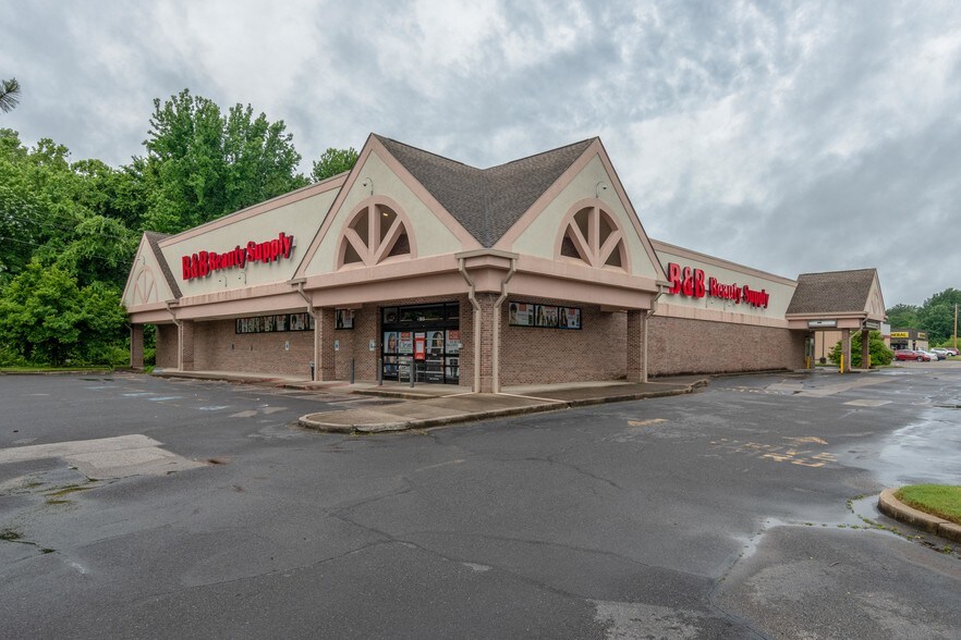 More Photos Of 4183 Kirby Pky, Memphis Freestanding For Sale