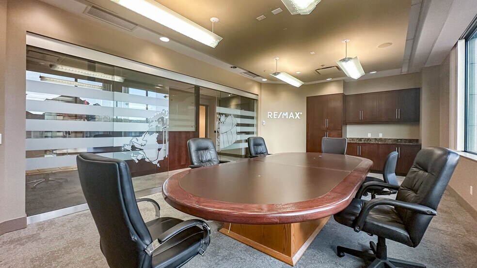 More Photos Of 1060 Manhattan Dr, Kelowna Office For Lease