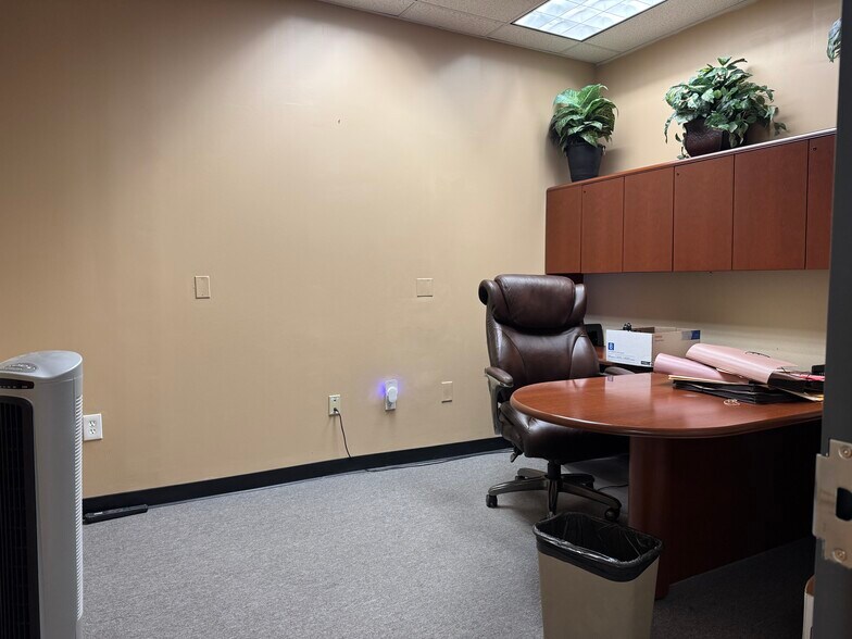 More Photos Of 900 South Ave, Staten Island Office For Lease