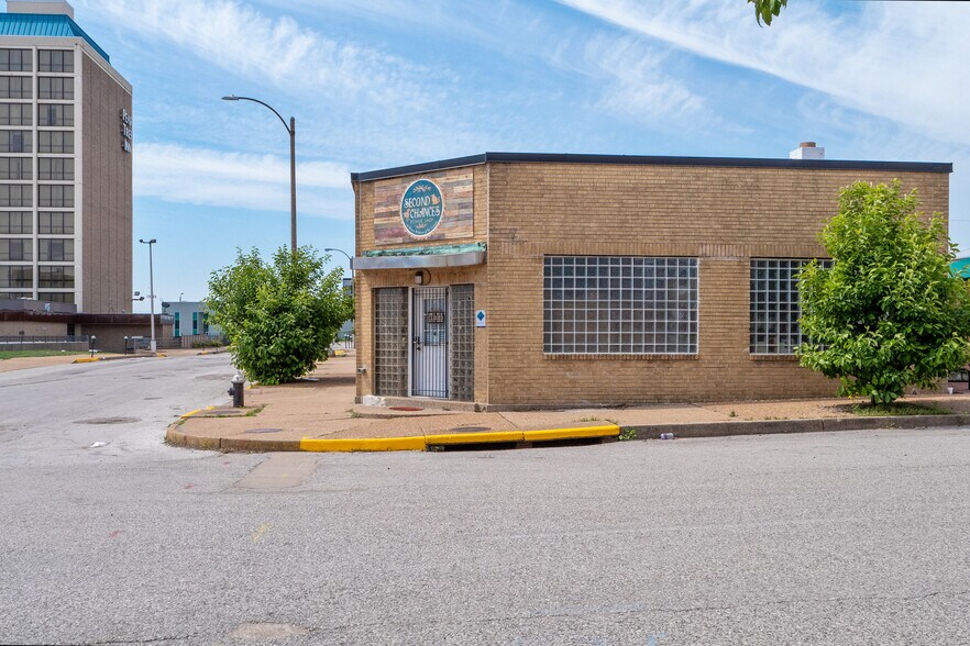 More Photos Of 2320 Pine St, Saint Louis Flex For Sale