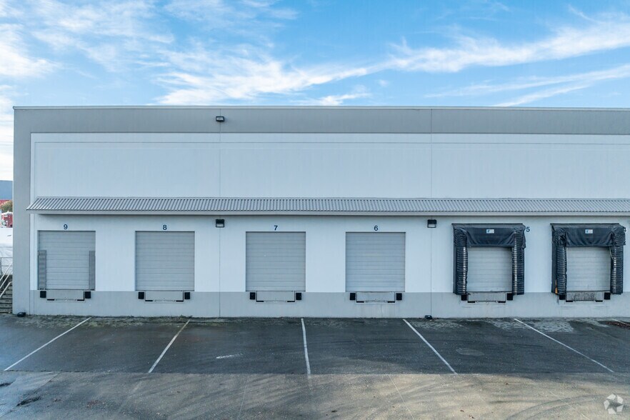 More Photos Of 720 Eaton Way, Delta Warehouse For Lease