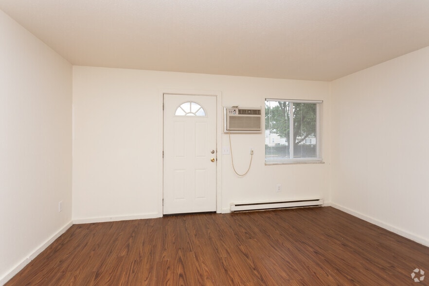 More Photos Of 5311 N Detroit Ave, Toledo Apartments For Sale