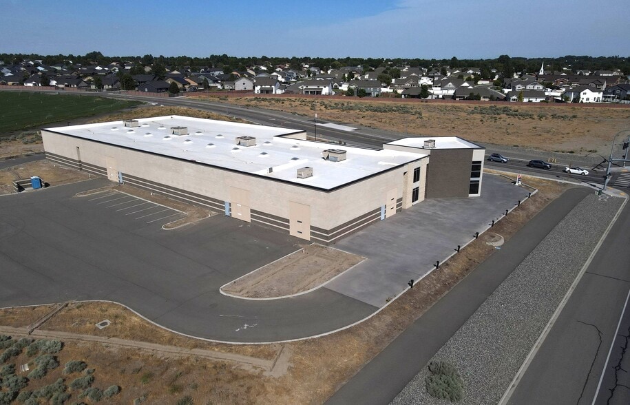 More Photos Of 2943 Belmont, West Richland Distribution For Lease