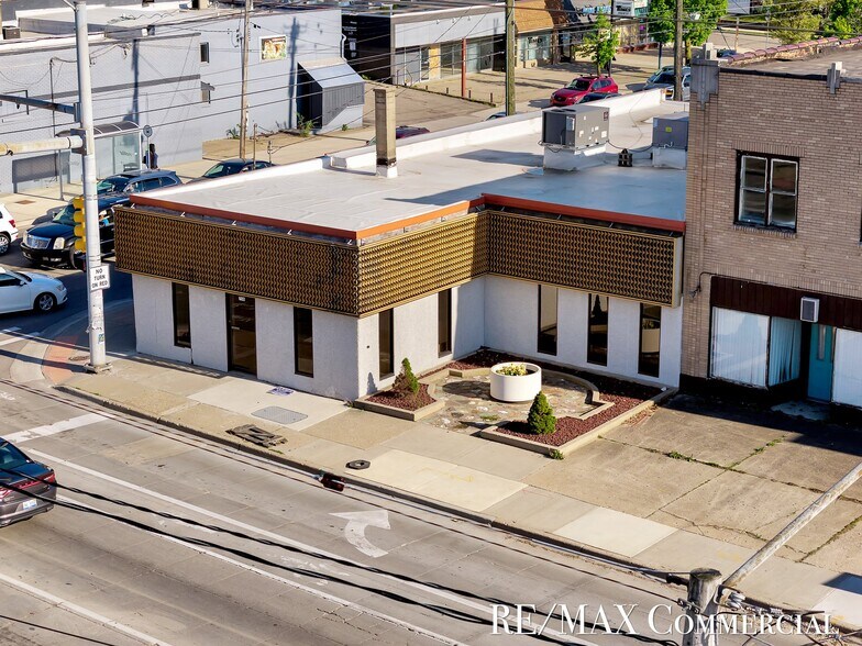 More Photos Of 2007 Eastern Ave SE, Grand Rapids Office For Sale