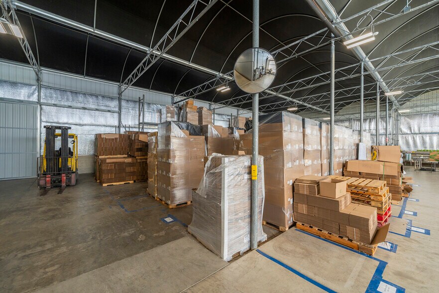 More Photos Of 2075 N Twin Oaks Valley Rd, San Marcos Garden Center For Lease