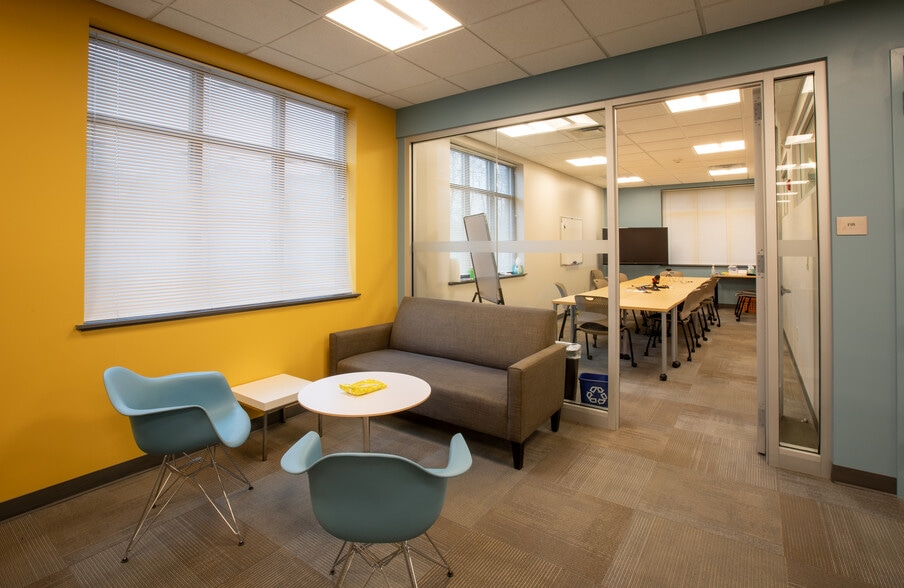 More Photos Of 550 Forest Ave, Portland Office For Lease