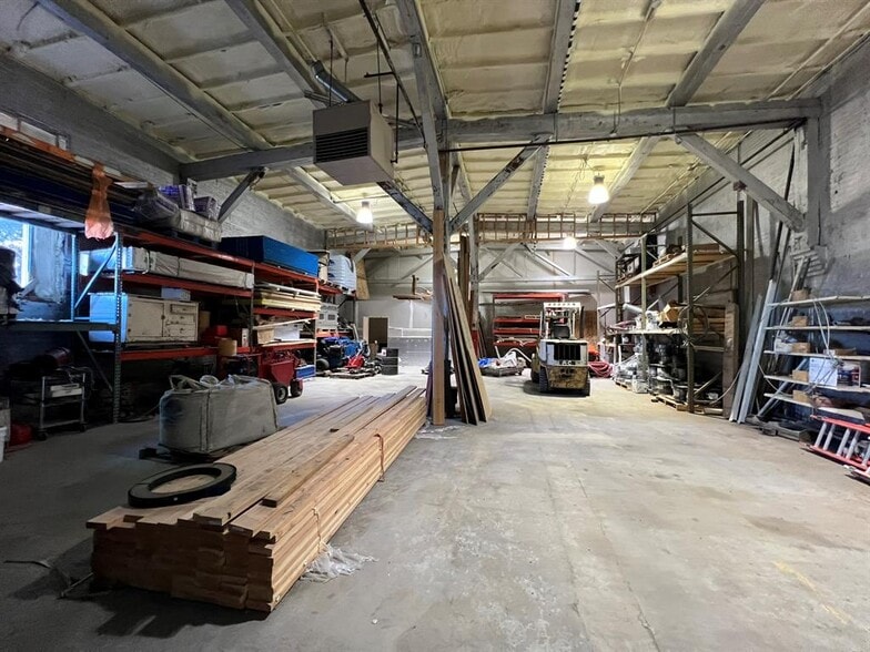 More Photos Of 700 Keogh Ct, Great Falls Light Distribution For Lease