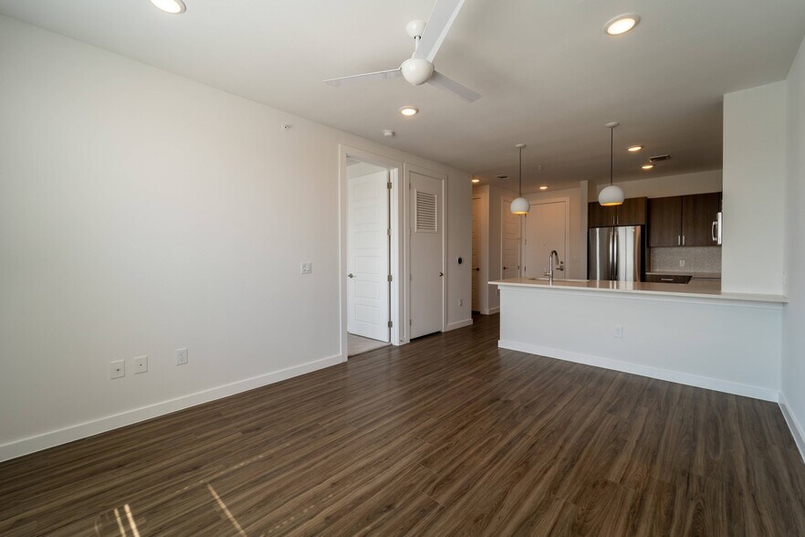 More Photos Of 2832 E Martin Luther King Jr Blvd, Austin Apartments For Lease