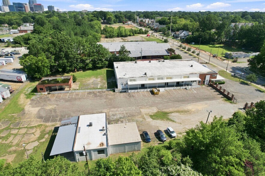 More Photos Of 1512 Garner Rd, Raleigh Warehouse For Lease
