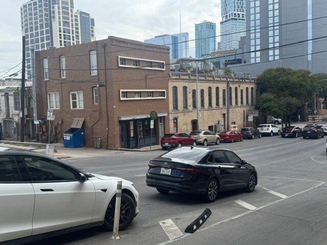 More Photos Of 607 San Jacinto Blvd, Austin Storefront For Sale