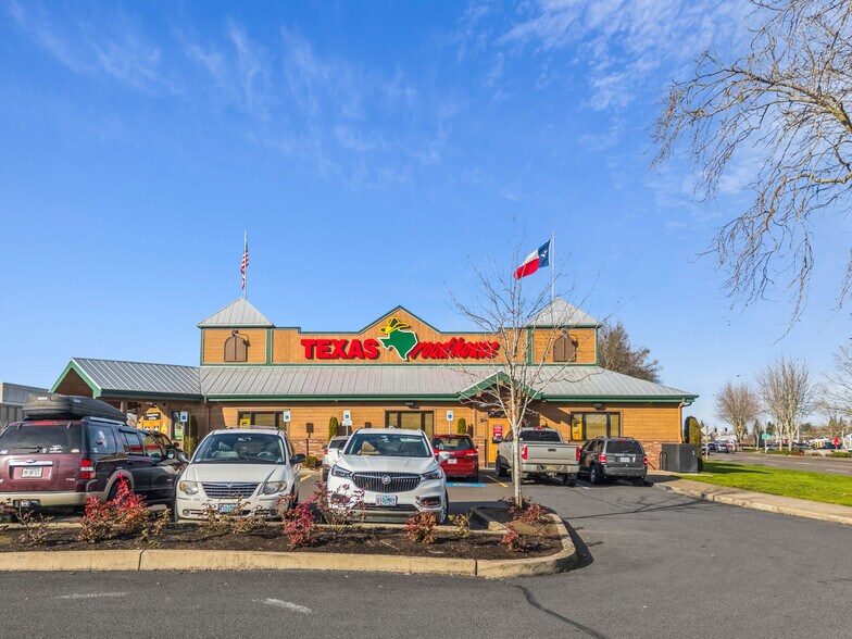 More Photos Of 1060 Valley River Way, Eugene Restaurant For Sale