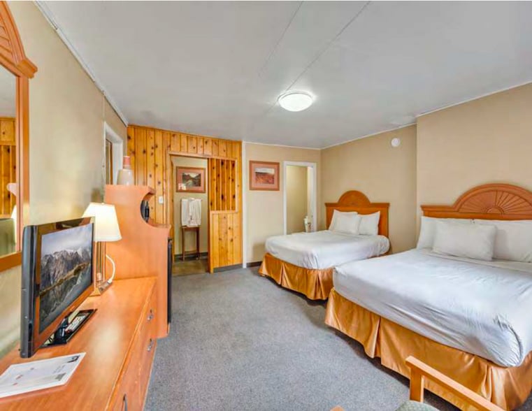 More Photos Of 330 S 100 E, Kanab Hotel For Sale