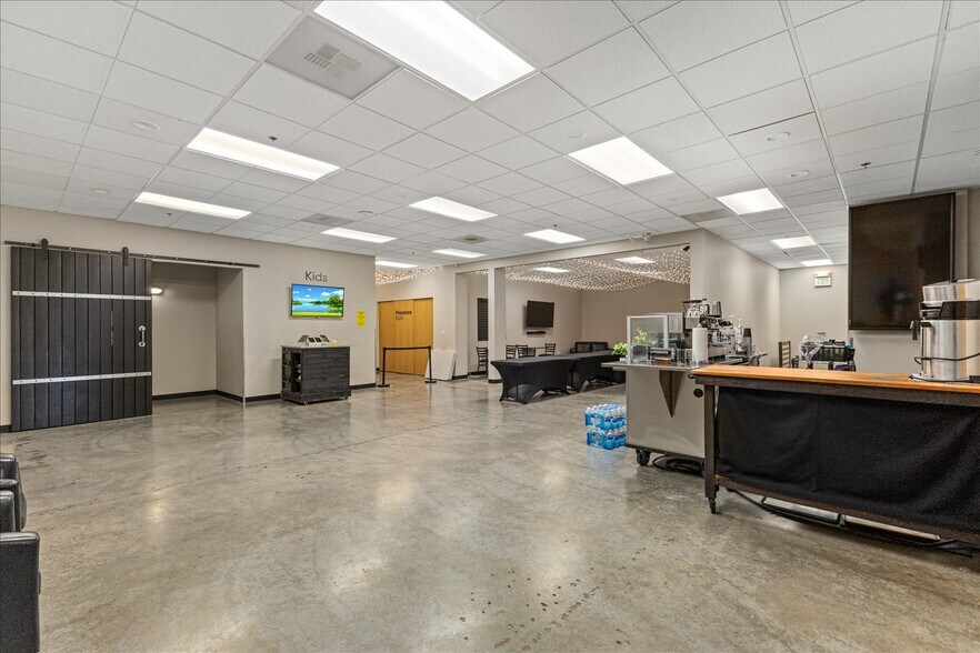 More Photos Of 18824 Smokey Point Blvd, Arlington Warehouse For Sale