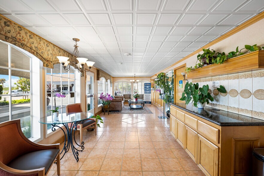 More Photos Of 295 E Daily Dr, Camarillo Hotel For Sale