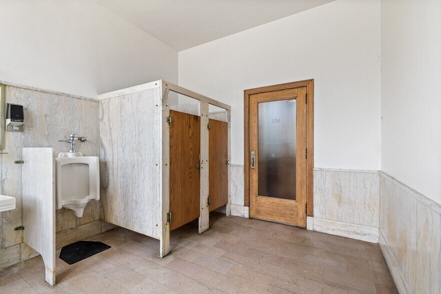 More Photos Of 380 N Main St, Mansfield Office Residential For Sale