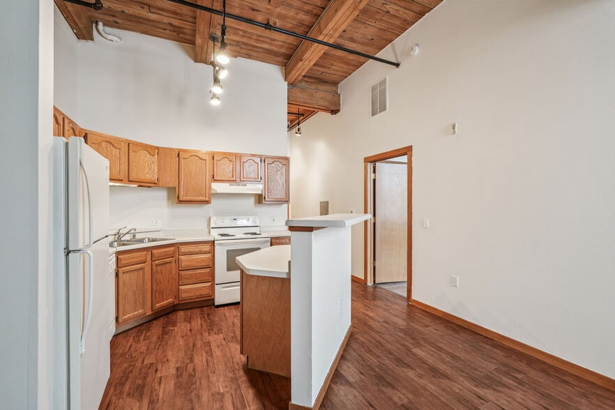 More Photos Of 134 Main St, Racine Apartments For Sale