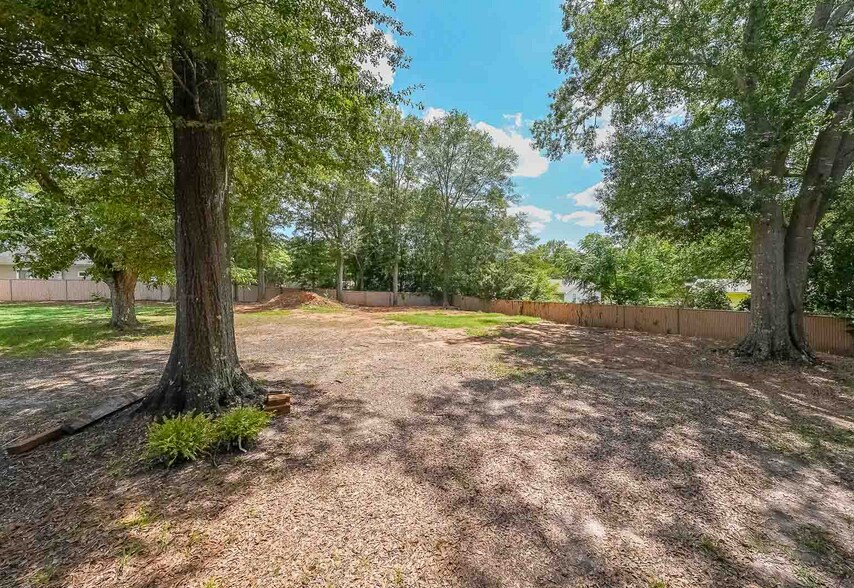 More Photos Of 250 Cleveland St, Locust Grove Industrial For Sale