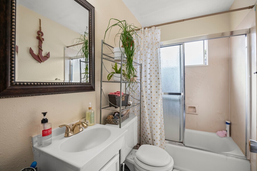 More Photos Of 21501-21599 Westpark St, Hayward Apartments For Sale