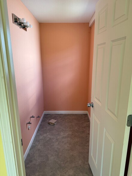 More Photos Of 18 Broadway st, Herrick Flex For Sale