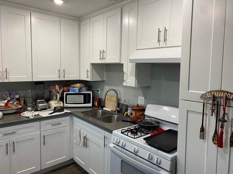 More Photos Of 5914 S Hoover St, Los Angeles Apartments For Sale