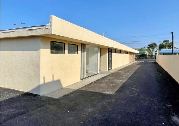 More Photos Of 3912 Merrill Ave, Riverside Medical For Sale