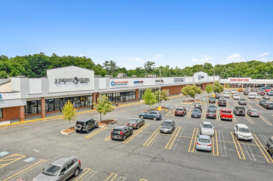 More Photos Of 238-310 Grove St, Braintree Unknown For Lease