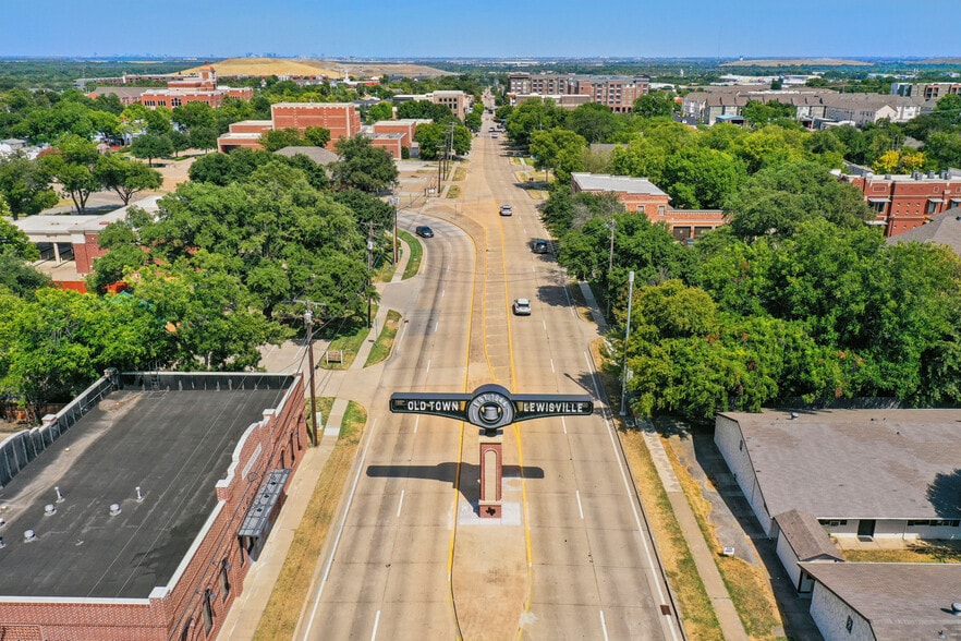 More Photos Of 396 W Main St, Lewisville Medical For Sale