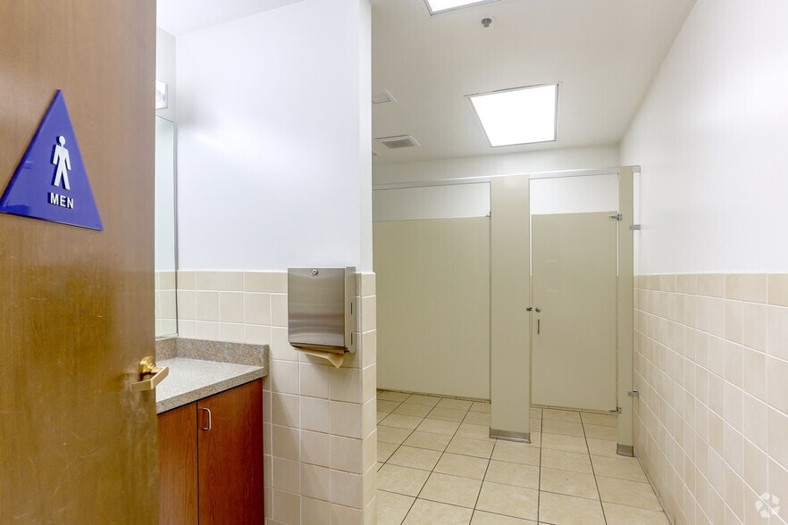 More Photos Of 2150 John Glenn Dr, Concord Telecom Hotel Data Hosting For Lease