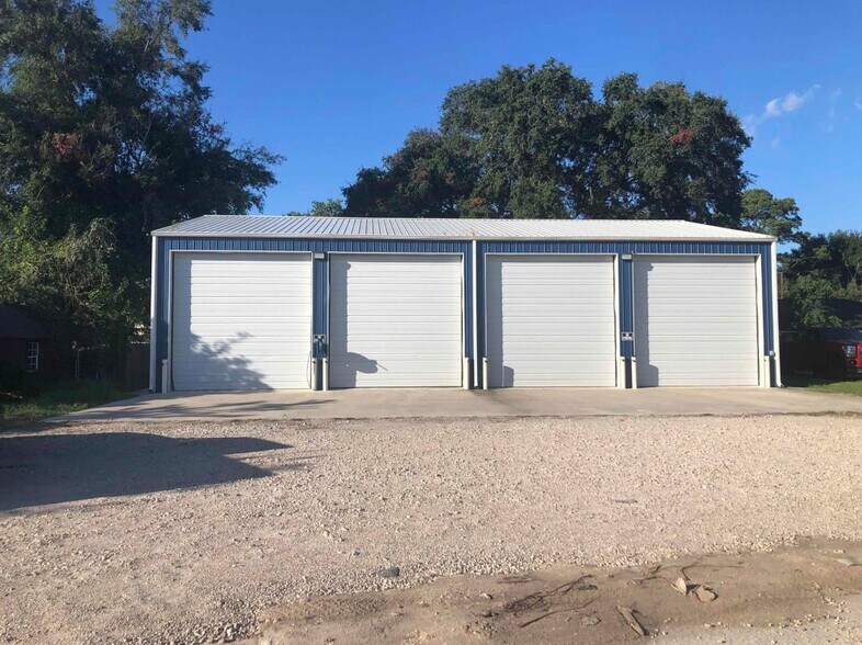 Primary Photo Of 1106 Port Neches Ave, Port Neches Warehouse For Sale