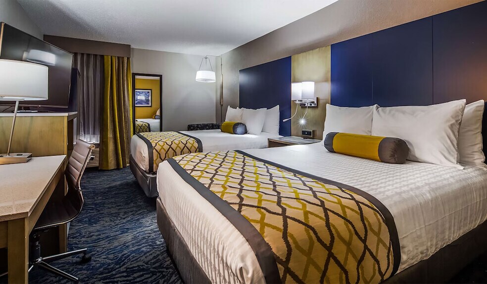 More Photos Of 604 1/2 Iaa Dr, Bloomington Hotel For Sale
