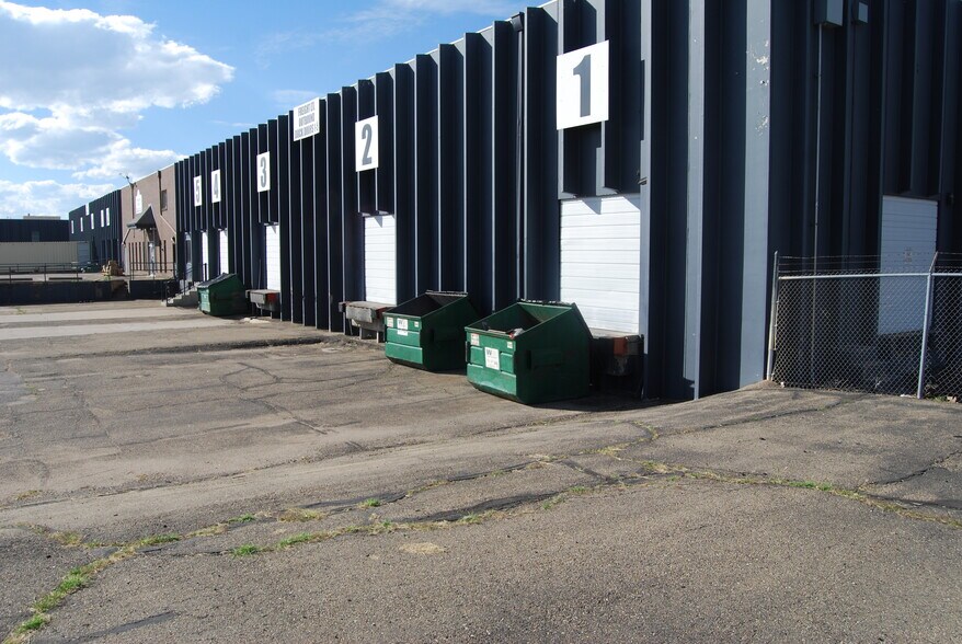 More Photos Of 3837 Monaco Pky, Denver Warehouse For Sale