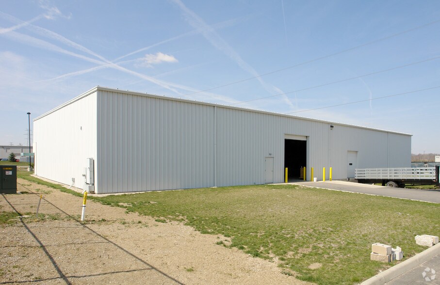 More Photos Of 7637 B Commerce Pl, Plain City Warehouse For Lease