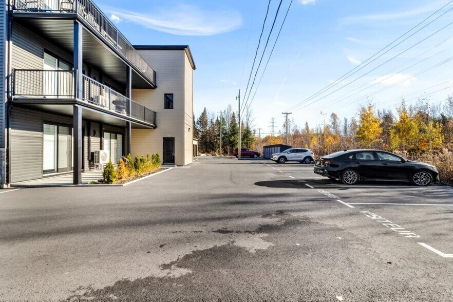 More Photos Of 13575 Rue Du Médoc, Mirabel Apartments For Sale