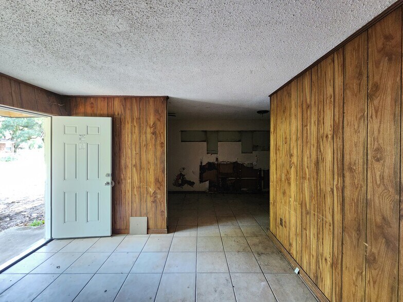 More Photos Of 3101 W Mallory St, Pensacola Apartments For Sale