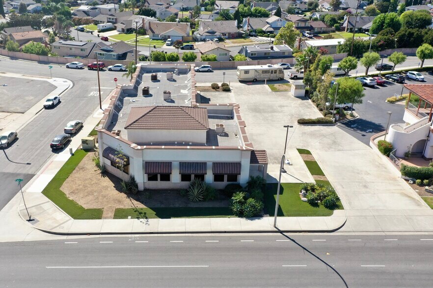 More Photos Of 239 N Brea Blvd, Brea Freestanding For Lease