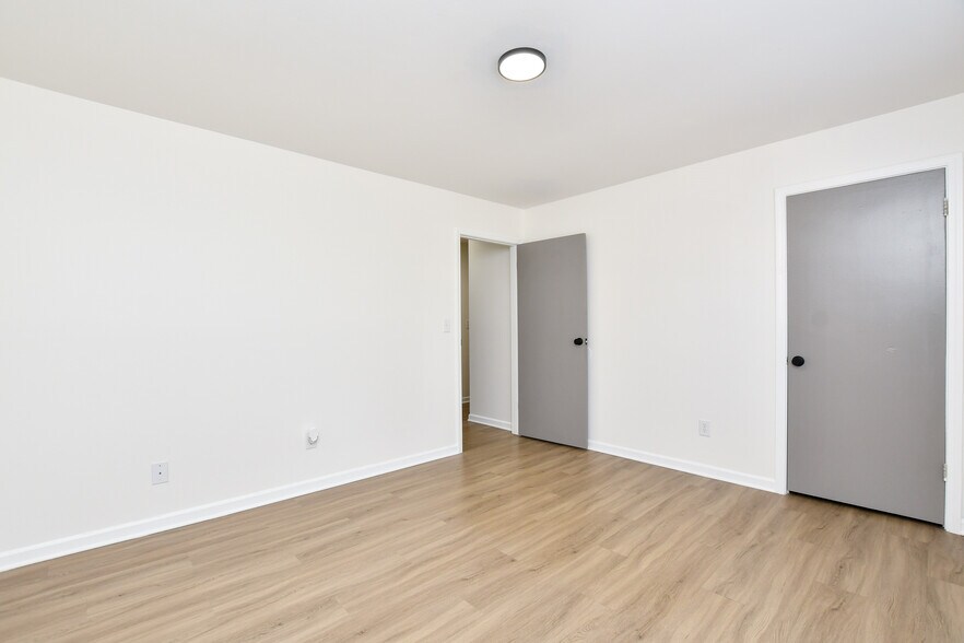 More Photos Of 1114 N Franklin Rd, Greenville Apartments For Sale