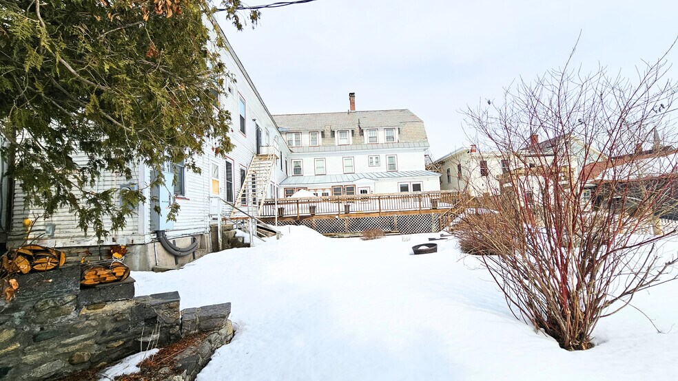 More Photos Of 40 Common St, Chester Hotel For Sale