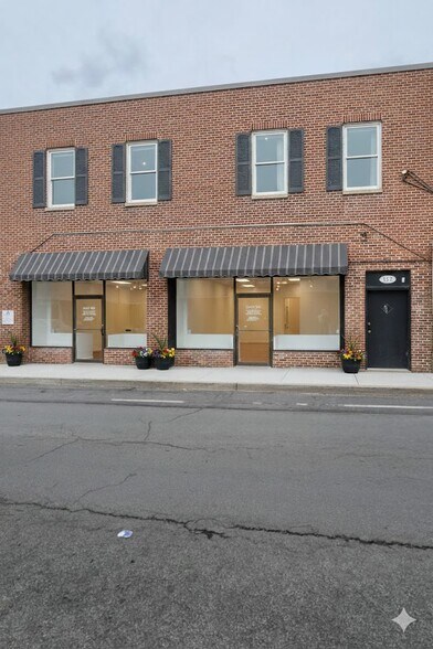 More Photos Of 1517-1525 Front St, Richlands Storefront Retail Residential For Lease