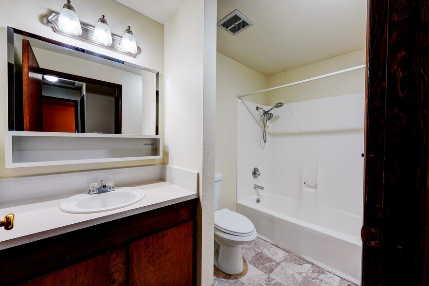 More Photos Of 1397-1407 SE 130th Ave, Portland Apartments For Sale