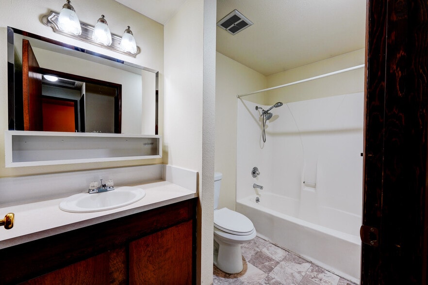 More Photos Of 1397-1407 SE 130th Ave, Portland Apartments For Sale