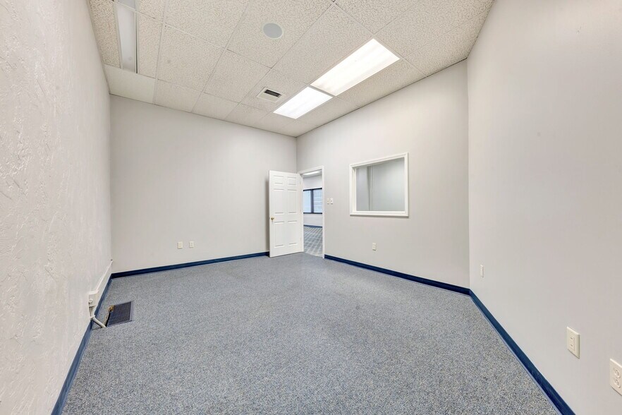 More Photos Of 150 Hillside Dr, Bethel Park Office For Lease