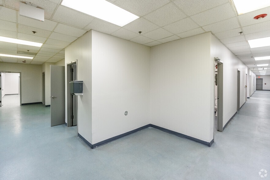 More Photos Of 3211 Bramer Dr, Raleigh Showroom For Sale