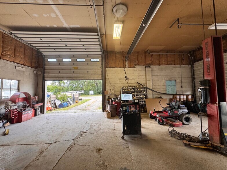 More Photos Of 5135 Route 9G, Tivoli Auto Repair For Sale